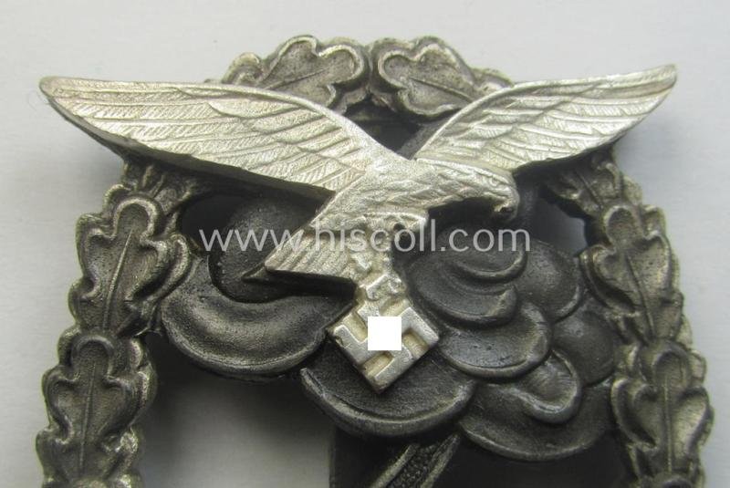 Very nicely preserved - and truly luxuriously-styled! - WH (LW) 'Erdkampfabzeichen' being a: 'Metall u. Kunststoff'- (ie. 'M.K. 5'-) marked example — image 2