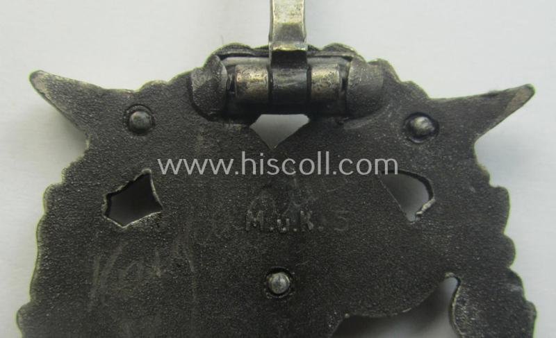 Very nicely preserved - and truly luxuriously-styled! - WH (LW) 'Erdkampfabzeichen' being a: 'Metall u. Kunststoff'- (ie. 'M.K. 5'-) marked example — image 6