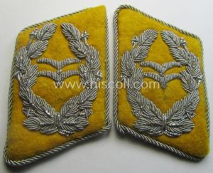 Pair of - fully matching! - WH (Luftwaffe) officers'-type collar-patches …