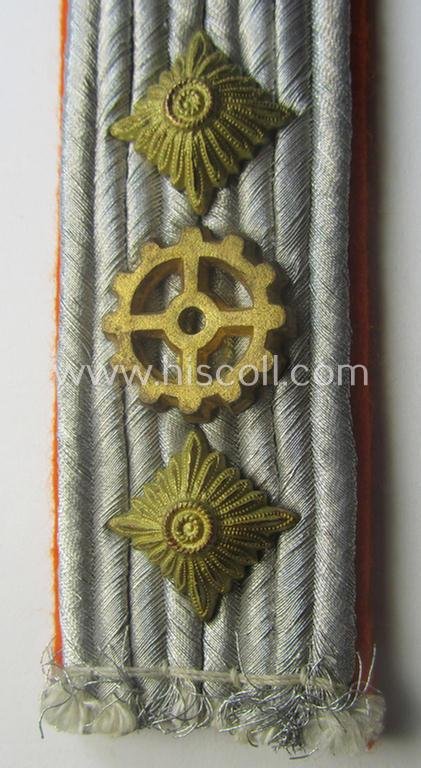 Single, WH (Heeres) neatly 'cyphered', officers-pattern shoulderboard as intended for a: 'Hauptmann u. Feldingenieur des Heeres' — image 2