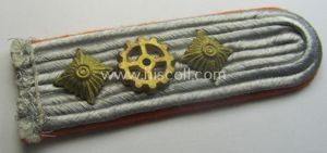 Single, WH (Heeres) neatly 'cyphered', officers-pattern shoulderboard as intended for …