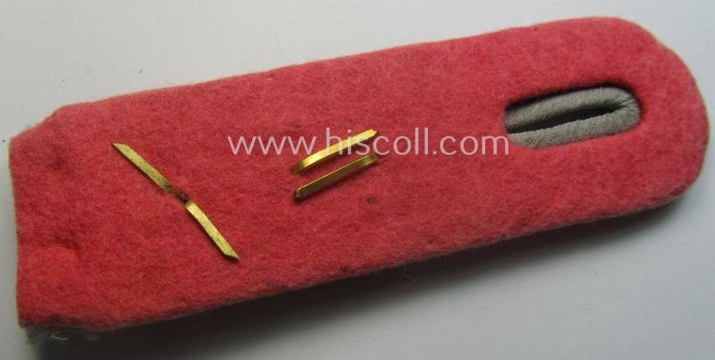 Single, WH (Heeres) neatly 'cyphered', officers'-type shoulderboard as was piped in the bright-pink branchcolour as was intended for an: 'Oberleutnant eines Panzerschützen-Rgts.' — image 3