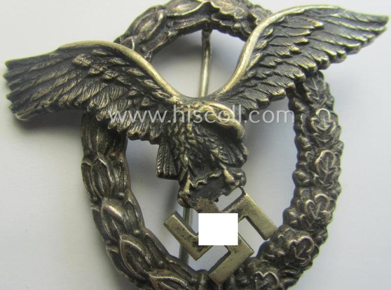 WH (Luftwaffe) 'Flugzeugführer-Abzeichen' (or: pilots'-badge) being a maker- (ie. 'BSW'-) marked- and typical 'Buntmetall'-based example as was produced by the maker (ie. 'Hersteller') named: 'Brüder Schneider' (ie. 'BSW') — image 2