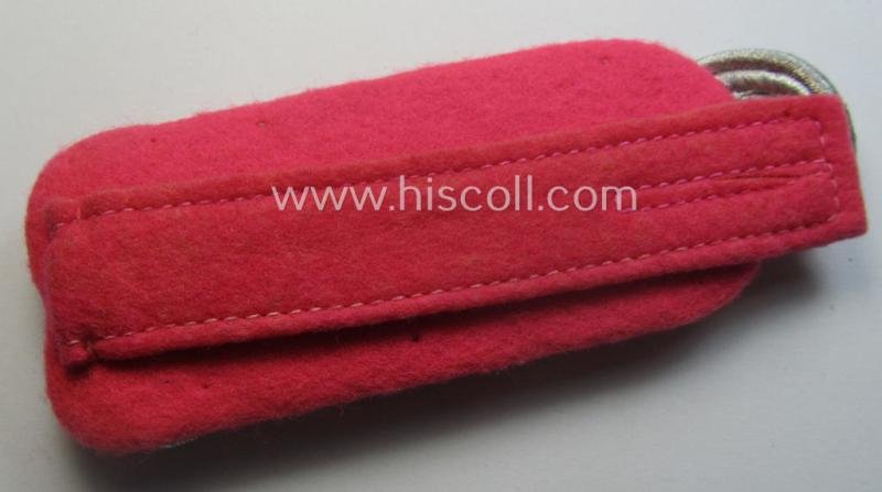 Single, WH (Heeres) 'cyphered' officers'-type shoulderboard as were intended for usage by a: 'Major eines Panzer-Instandsetzungs-Abtlgs.' — image 3