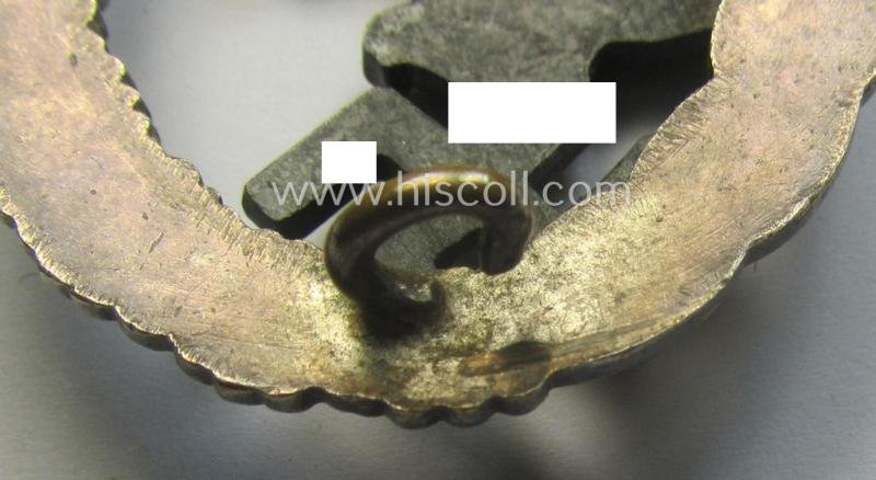 WH (Luftwaffe) 'Flugzeug-Beobachter-Abzeichen' (ie. observers'-war-badge) being a (typical) non-maker-marked and/or: 'Buntmetall'- (ie. 'Tombak'-) based example that was produced by the: 'Assmann & Söhne'-company — image 5