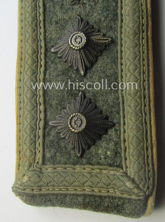 Single, WH (Heeres) NCO-type (ie. 'M40'- ie. 'M43'-pattern) shoulderstrap having the white-coloured branchcolour as was intended for - and clearly worn by! - a: 'Oberfeldwebel der Infanterie-Trpn.' — image 2