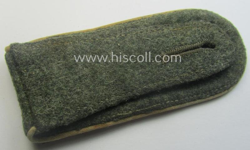 Single, WH (Heeres) NCO-type (ie. 'M40'- ie. 'M43'-pattern) shoulderstrap having the white-coloured branchcolour as was intended for - and clearly worn by! - a: 'Oberfeldwebel der Infanterie-Trpn.' — image 3