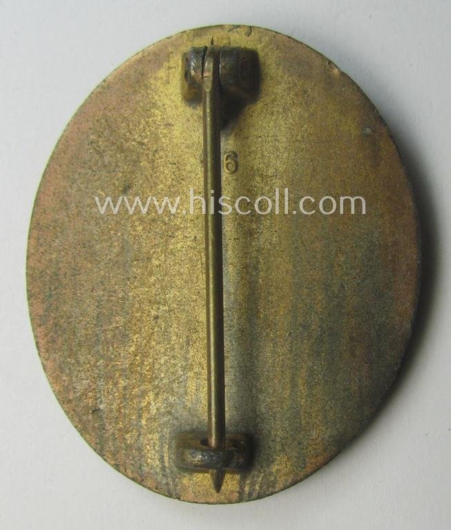 Zinc- (ie. 'Feinzink'-) based and/or clearly maker- (ie. '26'-) marked example of a 'Verwundeten-Abzeichen in Gold' (ie. golden-class wound-badge) as was produced by the maker: 'B.H. Mayer's Kunstprägeanstalt' — image 2