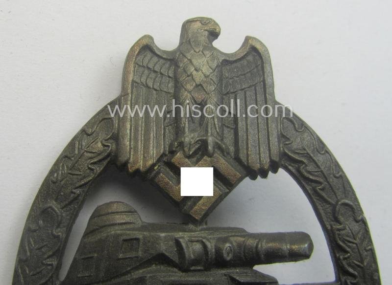 Superb - and hardly used- nor worn! - 'Panzerkampfabzeichen in Bronze' being a clearly maker- (ie. 'KWM'-) marked (and/or: typical zinc- ie. 'Feinzink'-based-) example as was procuced by the: 'Karl Würster'-company — image 2