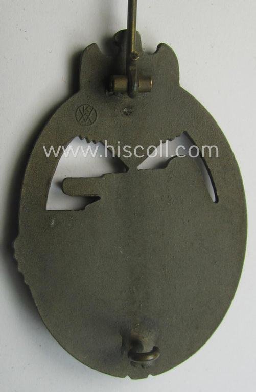 Superb - and hardly used- nor worn! - 'Panzerkampfabzeichen in Bronze' being a clearly maker- (ie. 'KWM'-) marked (and/or: typical zinc- ie. 'Feinzink'-based-) example as was procuced by the: 'Karl Würster'-company — image 5