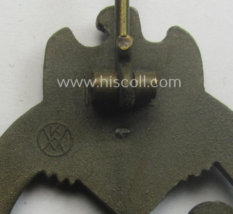 Superb - and hardly used- nor worn! - 'Panzerkampfabzeichen in Bronze' being a clearly maker- (ie. 'KWM'-) marked (and/or: typical zinc- ie. 'Feinzink'-based-) example as was procuced by the: 'Karl Würster'-company — image 6