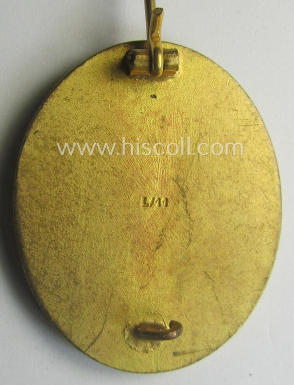 Rarely encountered 'Verwundeten-Abzeichen in Gold' being a clearly maker- (ie. 'L/11'- by 'Wilh. Deumer') marked- and typical 'Buntmetall'-based example that comes stored in its period- (and LDO-marked!) etui — image 7