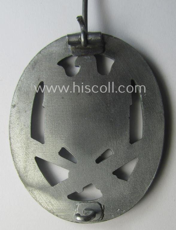 Hardly used 'Allgemeines Sturmabzeichen' (or: General Assault Badge ie. GAB) being a typical unmarked, zinc- (ie. 'Feinzink'-) based so-called: 'flat-back'-pattern by a (by me) unidentified maker — image 4