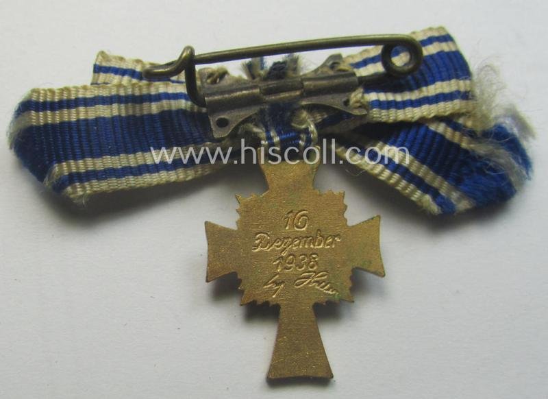 Miniature of an: 'Ehrenkreuz der deutschen Mutter - erste Stufe' (or: golden-class mothers'-cross) being a non-maker-marked example that comes in an overall nice- (albeit moderately worn- ie. used-), condition — image 3