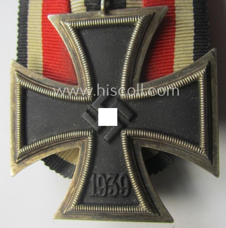 'Einzelspange' (ie. single-pieced medal-bar) showing an Iron Cross 2nd class (or: 'Eisernes Kreuz 2. Klasse') by a (by me) unidentified maker — image 2