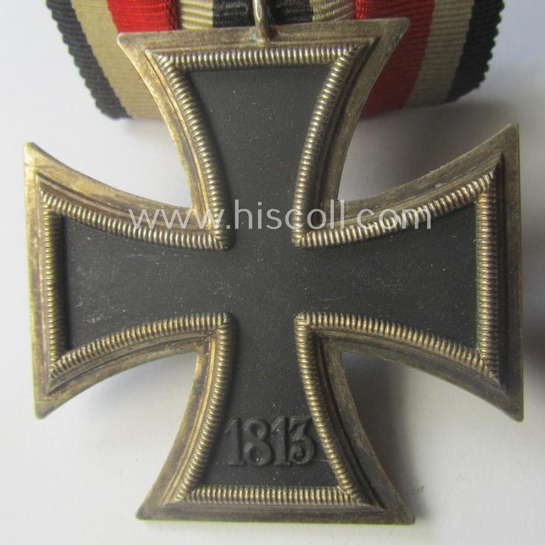 'Einzelspange' (ie. single-pieced medal-bar) showing an Iron Cross 2nd class (or: 'Eisernes Kreuz 2. Klasse') by a (by me) unidentified maker — image 4