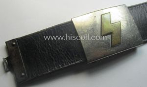 Complete(!) DJ (ie. 'Deutsches Jungvolk') silver-coloured- (ie. typical nickle-chromed) belt-buckle …