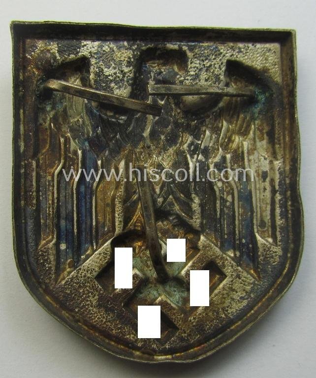 Clearly worn- and/or carefully helmet-removed, tropical-issued WH (Heeres): 'DAK' (ie. 'Deutsches Afrikakorps') 'Buntmetall'-based, so-called: 'pith-helmet'-shield being a non-maker-marked example that was once 'pith-helmet'-mounted — image 2