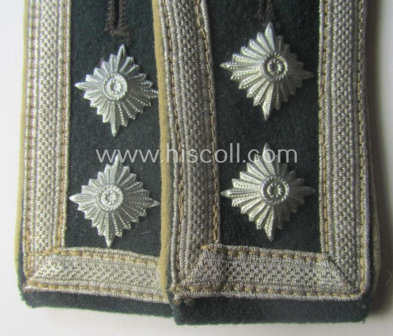 Pair of WH (Heeres) so-called: 'M40'-pattern NCO-type shoulderstraps: 'Oberfwbl. der Infanterie-Trpn.' — image 2