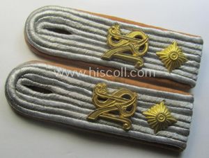 Pair of WH (Luftwaffe) officers'-type shoulderboards: 'Oberleutnant der Nachrichten-Truppen u. …