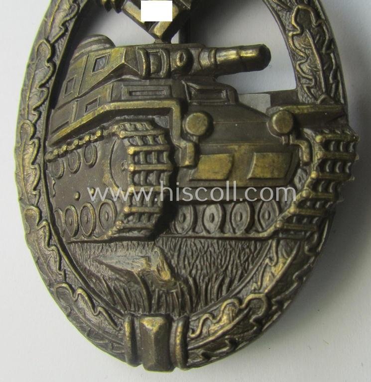 'Panzerkampf-Abzeichen in Bronze' being a (typical!) unmarked, 'Buntmetall'-based- and/or 'hollow-back'-specimen as was produced by the: 'Karl Würster'-company — image 3