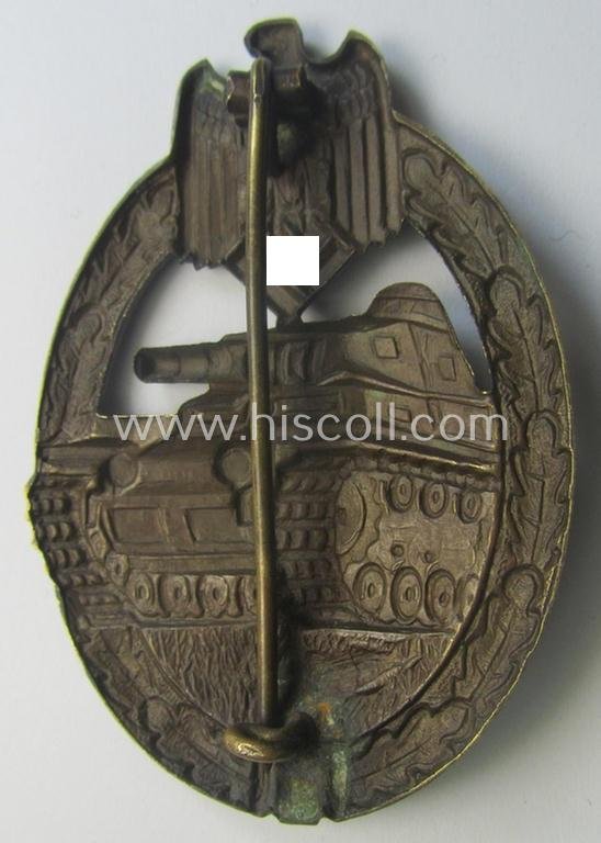'Panzerkampf-Abzeichen in Bronze' being a (typical!) unmarked, 'Buntmetall'-based- and/or 'hollow-back'-specimen as was produced by the: 'Karl Würster'-company — image 4