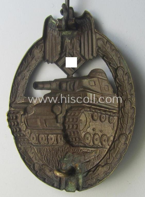 'Panzerkampf-Abzeichen in Bronze' being a (typical!) unmarked, 'Buntmetall'-based- and/or 'hollow-back'-specimen as was produced by the: 'Karl Würster'-company — image 5