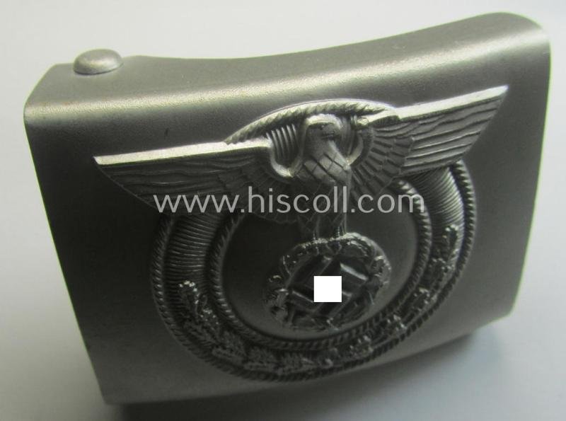 Stunning - and actually rarely encountered! - 'SA-Wehrmannschaften' belt-buckle being a clearly maker- (ie. 'RzM M4/22'-) marked example that comes in an overall wonderful- (ie. 'virtually mint'!-), condition — image 4