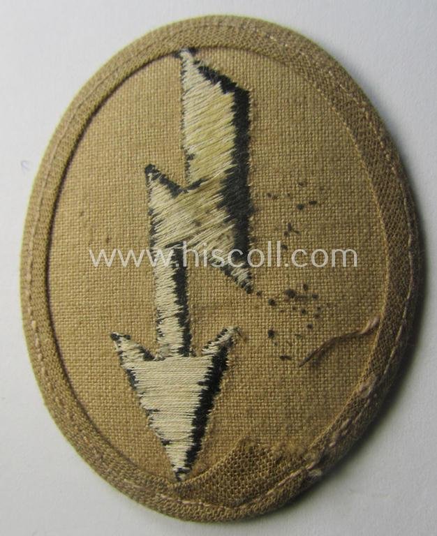 WH (Heeres) 'tropical-styled', trade- and/or special-career insignia (or: 'Signal Blitz') as was intended for a soldier who served within the: 'Pionier-Trpn.' — image 2