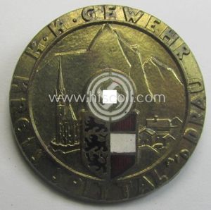 Unsual, golden-toned- and partly enamelled: 'Veranstaltungsabzeichen des Standschützenverbandes Tirol-Vorarlberg' depicting …