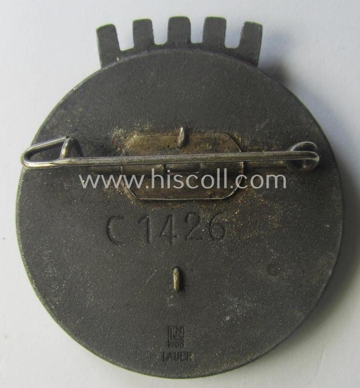 Very unusual - and rarely encountered! - DRK nurses'-badge entitled: 'Schwesternschaft der Reichshauptstadt' being a multi-piece-contructed example showing a low bearers'-number: ('C1426') and/or makers'-designation ie. logo ('Lauer') — image 2
