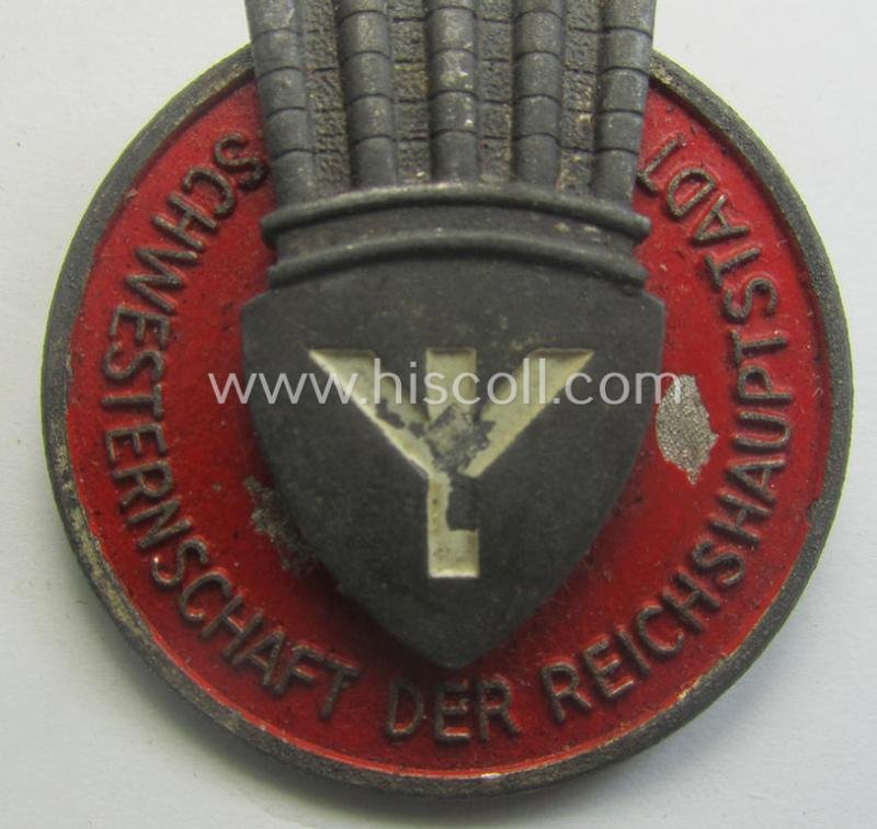Very unusual - and rarely encountered! - DRK nurses'-badge entitled: 'Schwesternschaft der Reichshauptstadt' being a multi-piece-contructed example showing a low bearers'-number: ('C1426') and/or makers'-designation ie. logo ('Lauer') — image 3