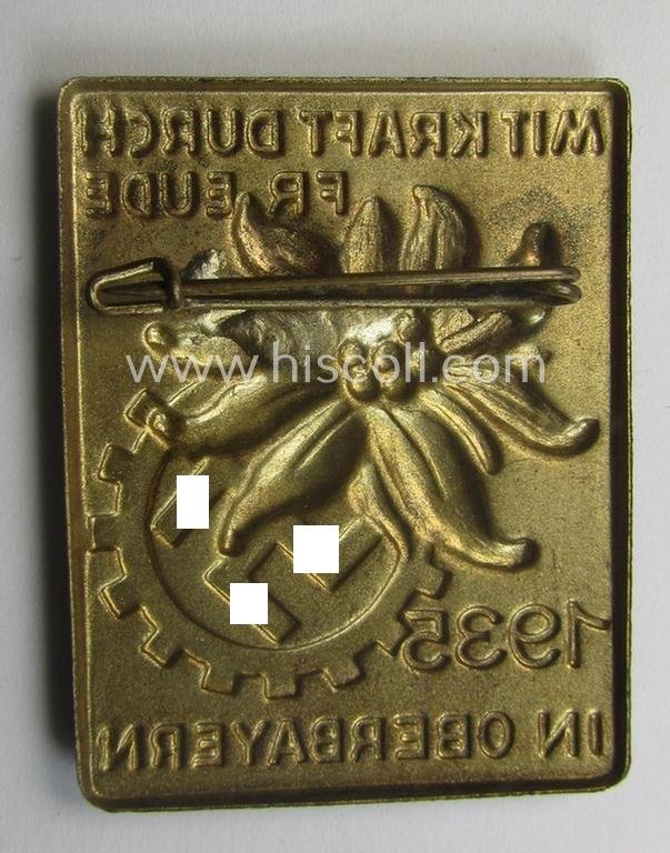 Commemorative, TR-period day-badge (ie. 'tinnie') as issued to commemorate a DAF- (ie. KDF-) related gathering depicting an illustration of an 'Edelweiss'-flower and DAF-logo coupled with the text: 'Mit Kraft durch Freude in Oberbayern 1935' — image 2
