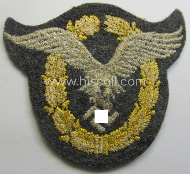 Machine-embroidered example of a WH (Luftwaffe) so-called: 'Gemeinsames Flugzeugführer- u. Beobachterabzeichen' (aka: 'Doppelabzeichen' or combined pilots- ie. observers-badge) — image 3