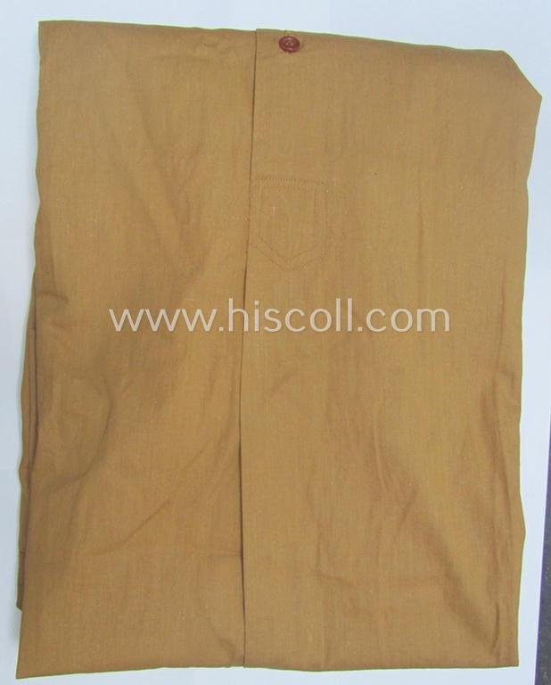 'Virtually mint- ie. unissued', N.S.D.A.P. 'standard-issue'-pattern, beige-brown- (ie. 'braunes'-) coloured: 'under-the-tunic'-shirt (ie. 'Braunhemd nach Vorschrift') with its removable collar and period 'RzM'-tag still attached — image 7