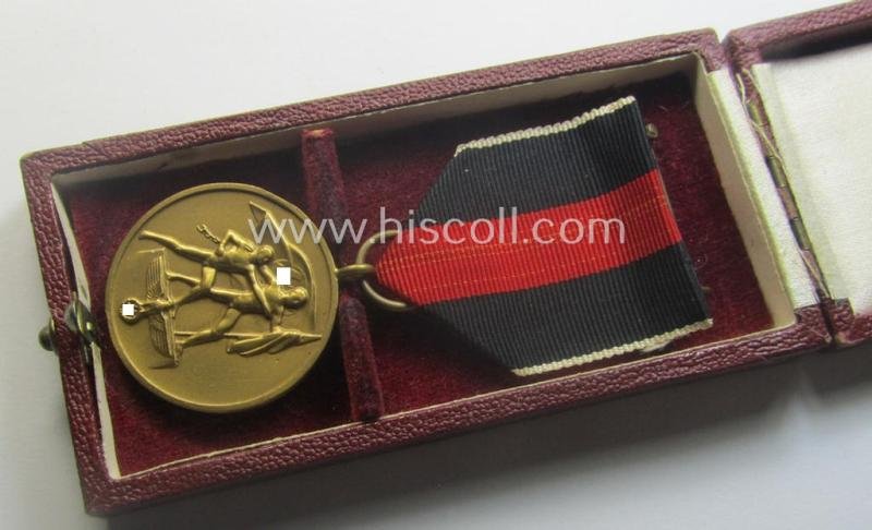 Hardly used, WH Czech-occupation- (ie. 'Anschluss'-) medal: '1. Oktober 1938' that comes stored in its bordeaux-red-coloured- and/or non-maker-marked etui as issued — image 5