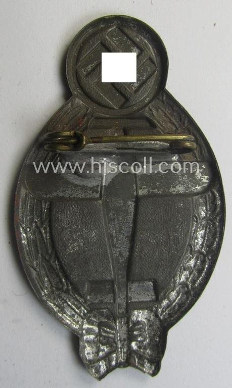 Commemorative, 'hollow-back'- and/or greyish-silver-toned, so-called: 'Flieger'-related day-badge (ie. 'tinnie') being a non-maker-marked example showing an illustration of a swastika and plane — image 2