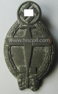 Commemorative, 'hollow-back'- and/or greyish-silver-toned, so-called: 'Flieger'-related day-badge (ie. 'tinnie') being …
