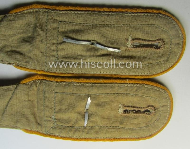 Pair of - truly used- and/or worn! - WH (Luftwaffe) 'tropical-styled' NCO-type shoulderstraps (as was specifically for usage on the tropical-shirts ie. tunics) as was intended for usage by an: 'Feldwebel der Flieger- o. Fallschirm-Trpn.' — image 4