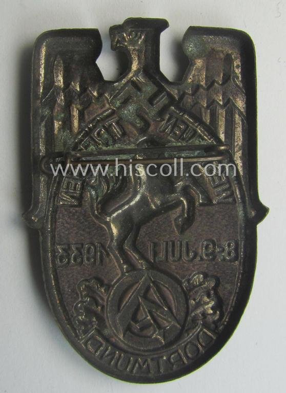 Commemorative- and/or copper-toned, golden-bronze-coloured N.S.D.A.P.- (ie. SA-) related 'tinnie' being a non-maker-marked example showing a detailed eagle-device, SA-logo- and text: 'Westfalentreffen - Dortmund - 8.9. Juli 1933' — image 2