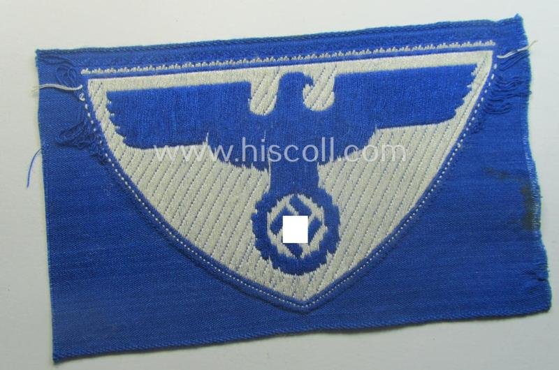 Smaller-sized sports'-shirt eagle as was used by the officials within the: 'Deutsche Reichspost' (aka: 'Zeesener Adler') being a 'virtually mint- ie. unissued' example that is executed in the neat 'BeVo'-weave-pattern — image 3