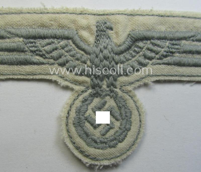 'Variant'-pattern, WH (Kriegsmarine) related breast-eagle (ie. 'Brustadler für Mannschaften u. Uffz. der Kriegsmarine') being a neatly machine-embroidered example onto a white-coloured background — image 2