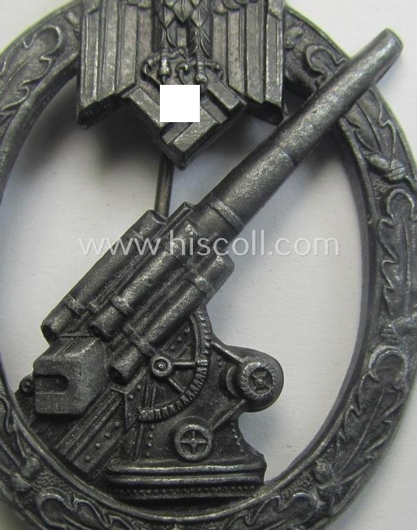 Superb - and actually rarely encountered! - 'Heeres-Flakkampf-Abzeichen' being a clearly maker- (ie. 'HA'-marked- and/or zinc- (ie. 'Feinzink'-) based specimen as was produced by the maker (ie. 'Hersteller') named: 'Hermann Aurich' — image 3