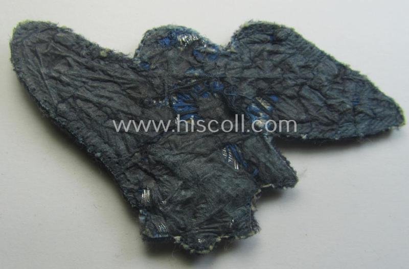 Stunning - and very scarcely encountered! - officers'-pattern, 'Luftschutz' (ie. RLB-) breasteagle being a neatly hand-embroidered- and luxuriously-styled example that is executed onto a bluish-grey-coloured- and/or woolen-based background — image 3