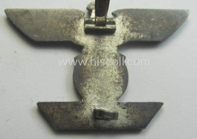 Moderately used- ie. worn, 'Wiederholungsspange zum EK I. Klasse' (or: bar to the WWI IC first-class) as was produced by the (desirable!) maker (ie. 'Hersteller'): 'Eugen Schmidthaussler' — image 4
