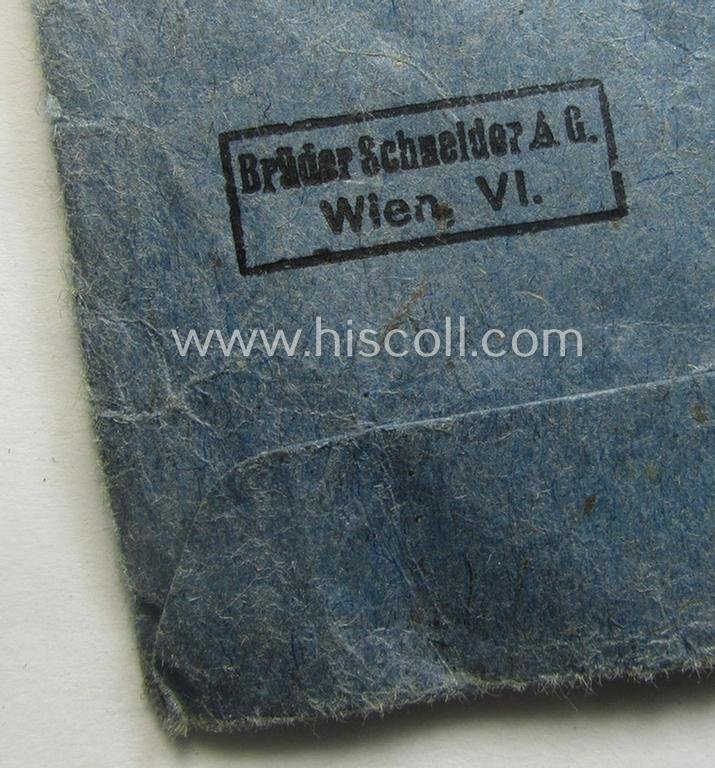 Medal-pouch entitled: 'Eisernes Kreuz 2. Klasse 1939' being a (typical) bluish-coloured example as executed in: 'Zellstoff'-based paper as was produced by the (Austrian) maker- (ie. 'Hersteller'): 'Brüder Schneider A.G. - Wien VI' — image 3