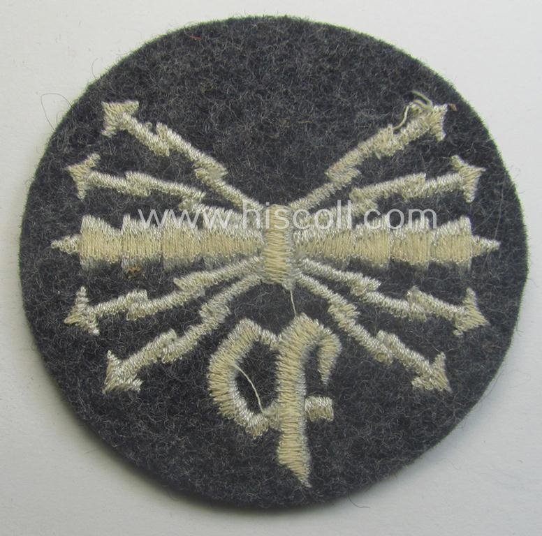 Machine-embroidered, WH (Luftwaffe) trade- ie. special-career-patch as was specifically intended for: 'Peilfunker'-staffmembers and that comes in a possibly issued- albeit 'virtually mint' and/or never tunic-attached, condition — image 2