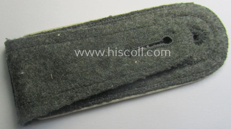 Superb - albeit regretttably single - example of an early-war-period (ie. 'M40'-pattern), WH (Heeres) 'cyphered', NCO-type shoulderstrap as was intended for an: 'Uffz. der Infanterie und Mitglied des Unteroffizierschule Bergzabern' — image 3