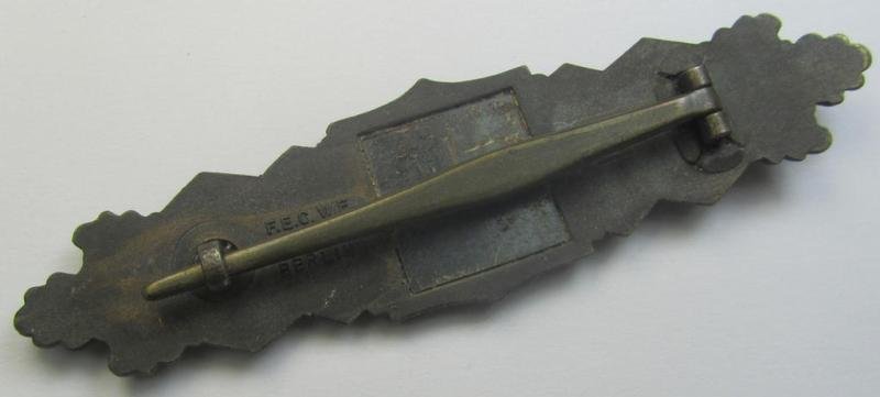 'Nahkampfspange in Bronze' (or: bronze-class close-combat clasp ie. CCC) being a neatly maker-marked- and/or minimally converse-shaped specimen as was produced by the: 'JFS'- (ie. 'Joseph Feix u. Söhne'-) company — image 3
