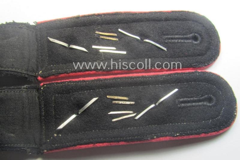 Superb - and rarely found! - pair of WH (Heeres) 'cyphered', NCO-type shoulderstraps (for usage onto the black-coloured, 'wrap-around'-styled Panzer-tunics) as intended for usage by an: 'Oberfeldwebel des Panzer-Rgts. 36' — image 4